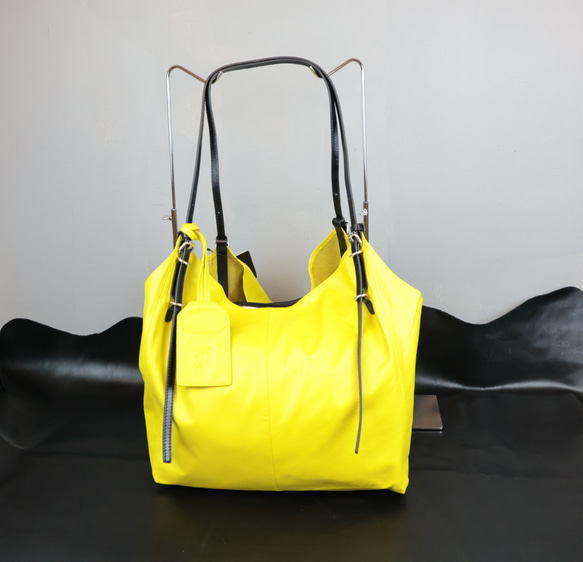 かるくて、ざっくり、新たに撥水（waterproof)革を使った新作です．牛革YELLOW 6枚目の画像