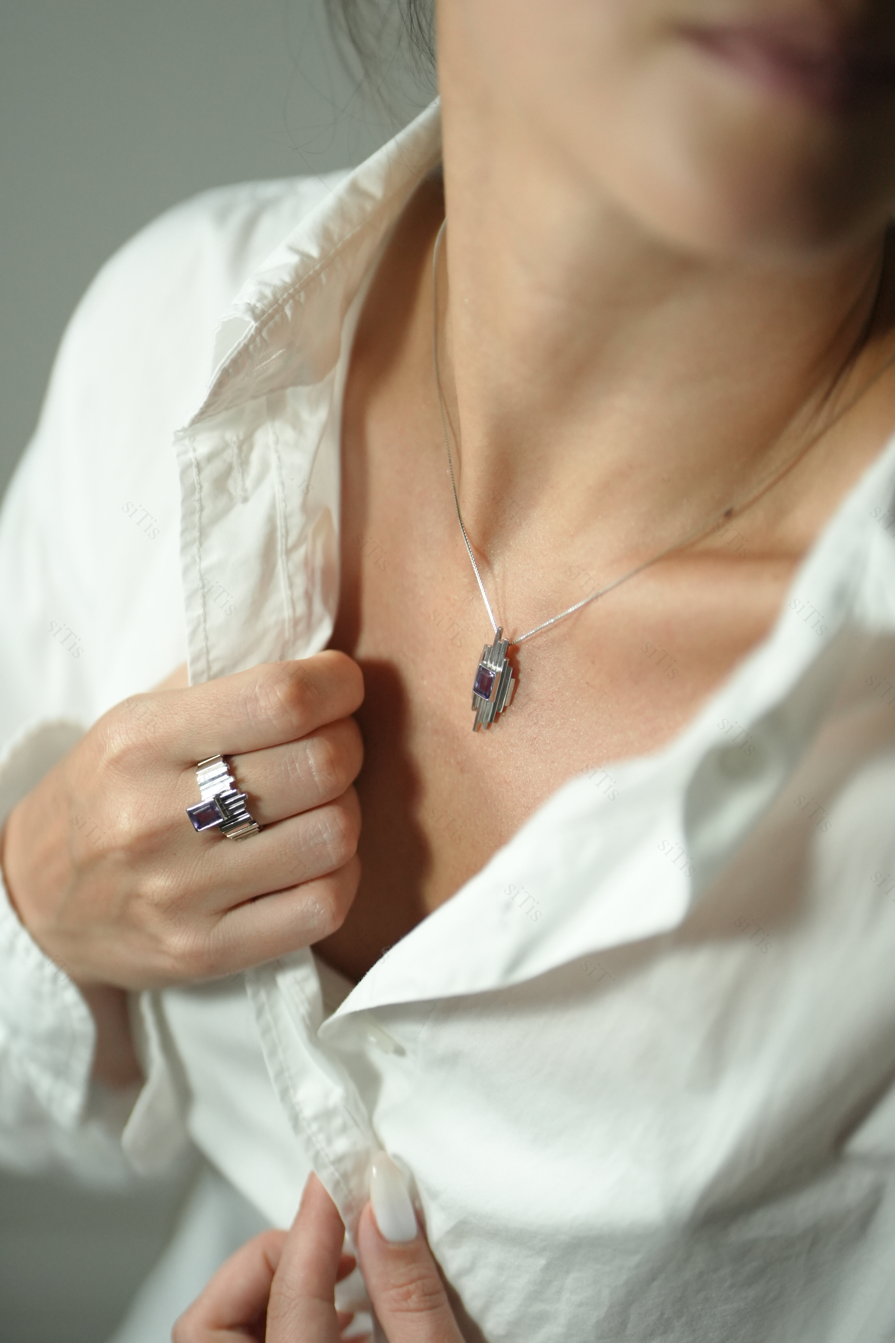 ハンドメイドのシルバーリング  Skalisto Half アメジスト