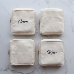 【筆記体-Basic】名入れ スクエアポーチ┃原色カラー 推しカラー 名前入り刺繍 13枚目の画像