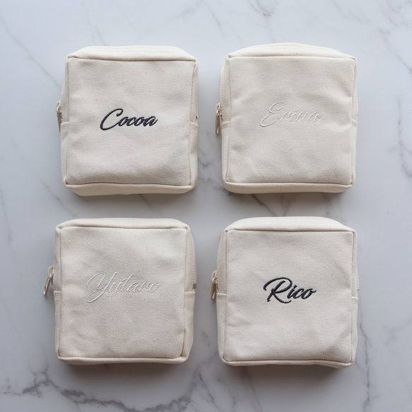 【筆記体-Basic】名入れ スクエアポーチ┃原色カラー 推しカラー 名前入り刺繍 13枚目の画像