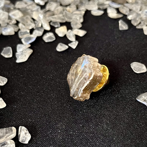 ピンバッジ】 シェル (ラブラドライト) ピンバッチ まかろに