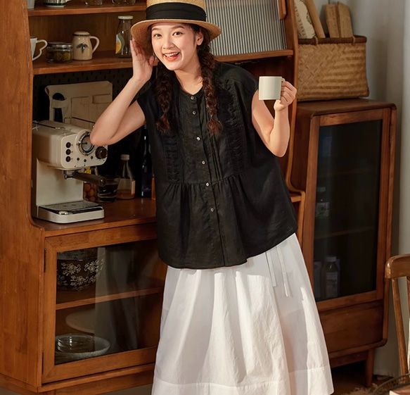 2色 シックなフロントタック　ノースリーブのブラウス・Tシャツ【秋春夏】白・黒 13枚目の画像