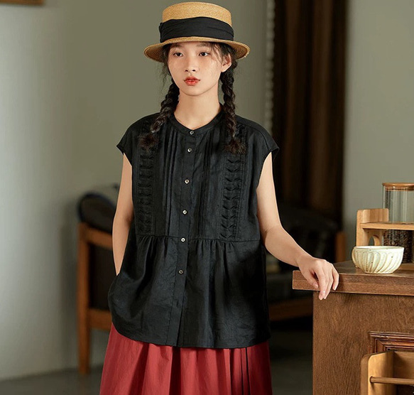 2色 シックなフロントタック　ノースリーブのブラウス・Tシャツ【秋春夏】白・黒 1枚目の画像