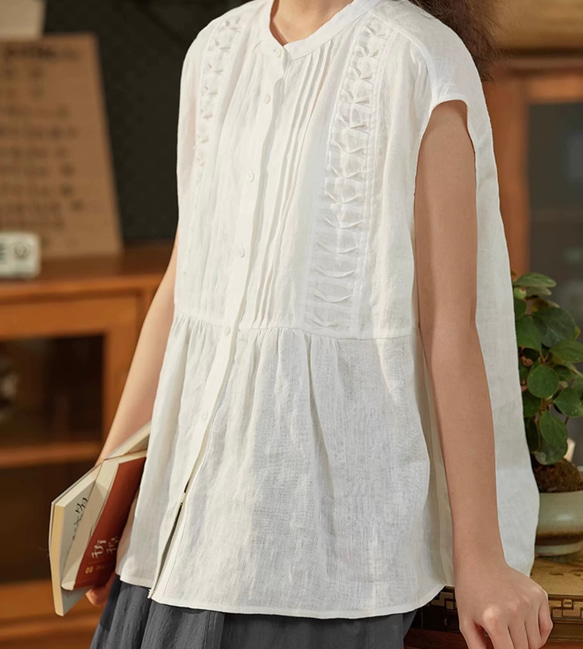 2色 シックなフロントタック　ノースリーブのブラウス・Tシャツ【秋春夏】白・黒 9枚目の画像