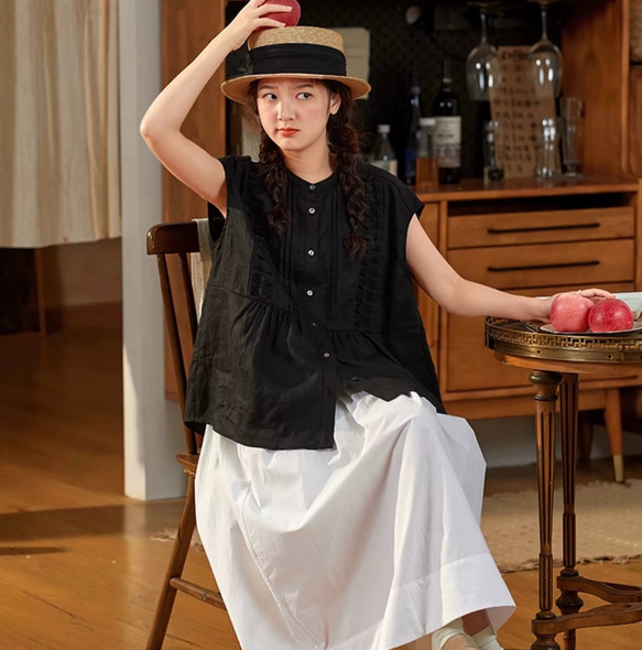 2色 シックなフロントタック　ノースリーブのブラウス・Tシャツ【秋春夏】白・黒 7枚目の画像