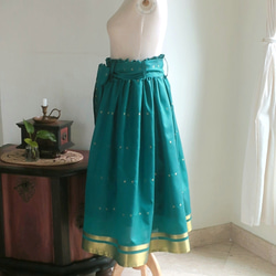 【インド/サリー】訳ありでお得！・エメラルドグリーンのロングスカート・シンガポールから送料無料 4枚目の画像