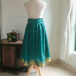 【インド/サリー】訳ありでお得！・エメラルドグリーンのロングスカート・シンガポールから送料無料 5枚目の画像