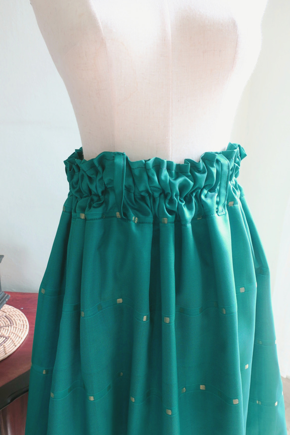 【インド/サリー】訳ありでお得！・エメラルドグリーンのロングスカート・シンガポールから送料無料 6枚目の画像