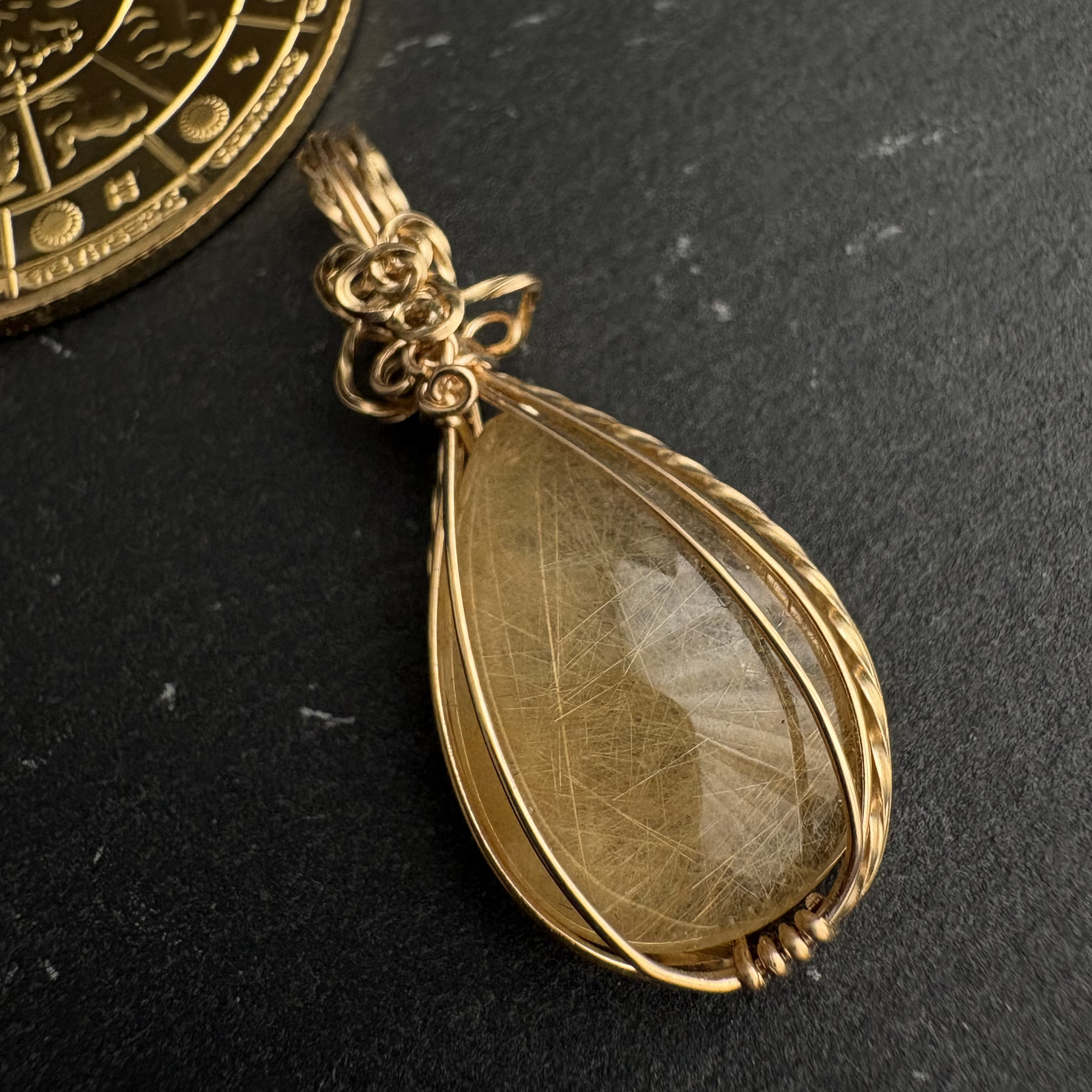 ルチルクォーツ 14kgf ペンダントトップ ワイヤーラッピング　ワイヤーアート