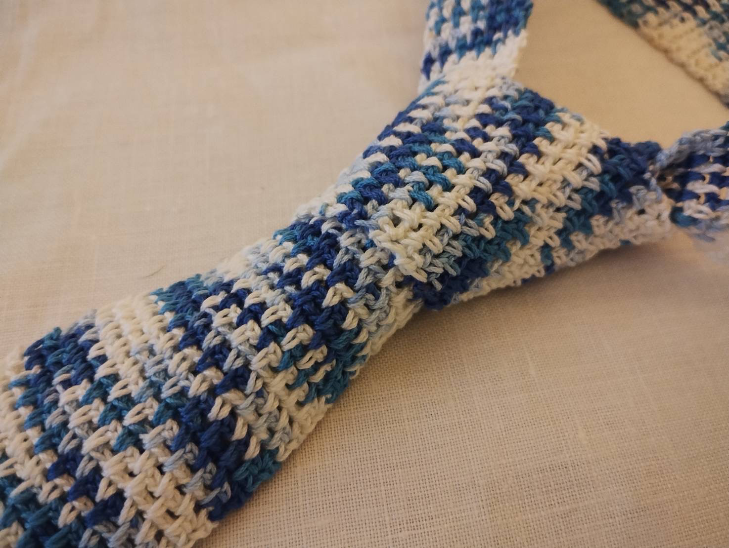 瀬戸内の海　さざなみカラーのニットタイ