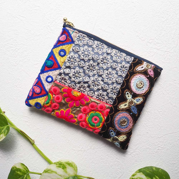SALE】インド刺繍リボンのパッチワークポーチ｜華やかで個性的な