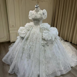 全面にお花のデザインが施されたゴージャスなパフスリーブドレス 高品質保証！高級感溢れる お姫様 パフスリーブ 贅沢なビジュー