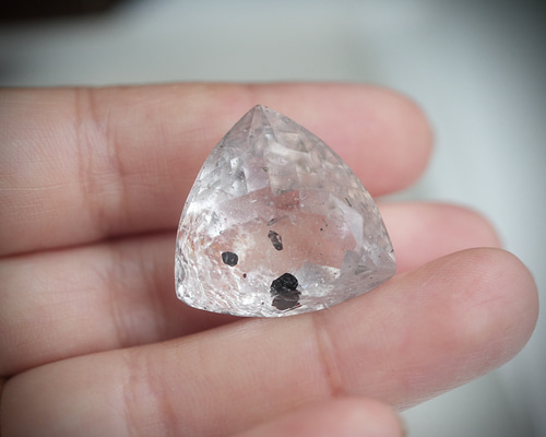 蛇石 カット入り ヘマタイトインクォーツ s1415 天然石 Funky garuda stone