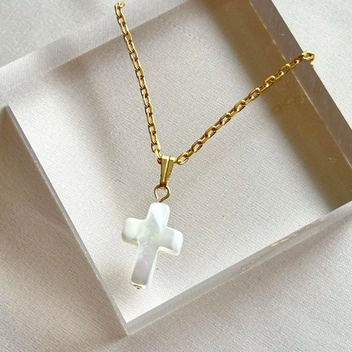 パールホワイト クロスチャーム ネックレス パールホワイト クロスチャーム ネックレス 再入荷】 cross × pearl