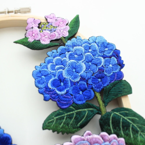 紫陽花の刺繍リース リース Ami 通販 19416734｜Creema(クリーマ