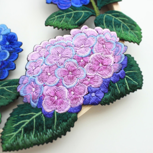 紫陽花の刺繍リース リース Ami 通販 19416734｜Creema(クリーマ)