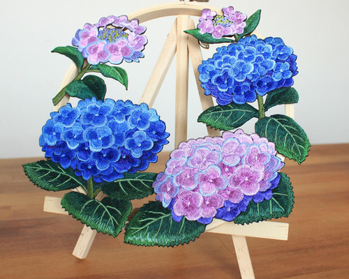 紫陽花の刺繍リース リース Ami 通販 19416734｜Creema(クリーマ)