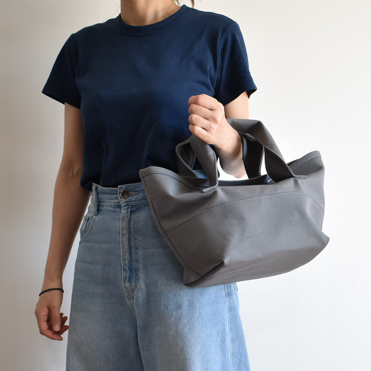 CHUBBY TOTE BAG (ダークグレー)トートバッグ 帆布 キャンバス マチ広め コンパクト