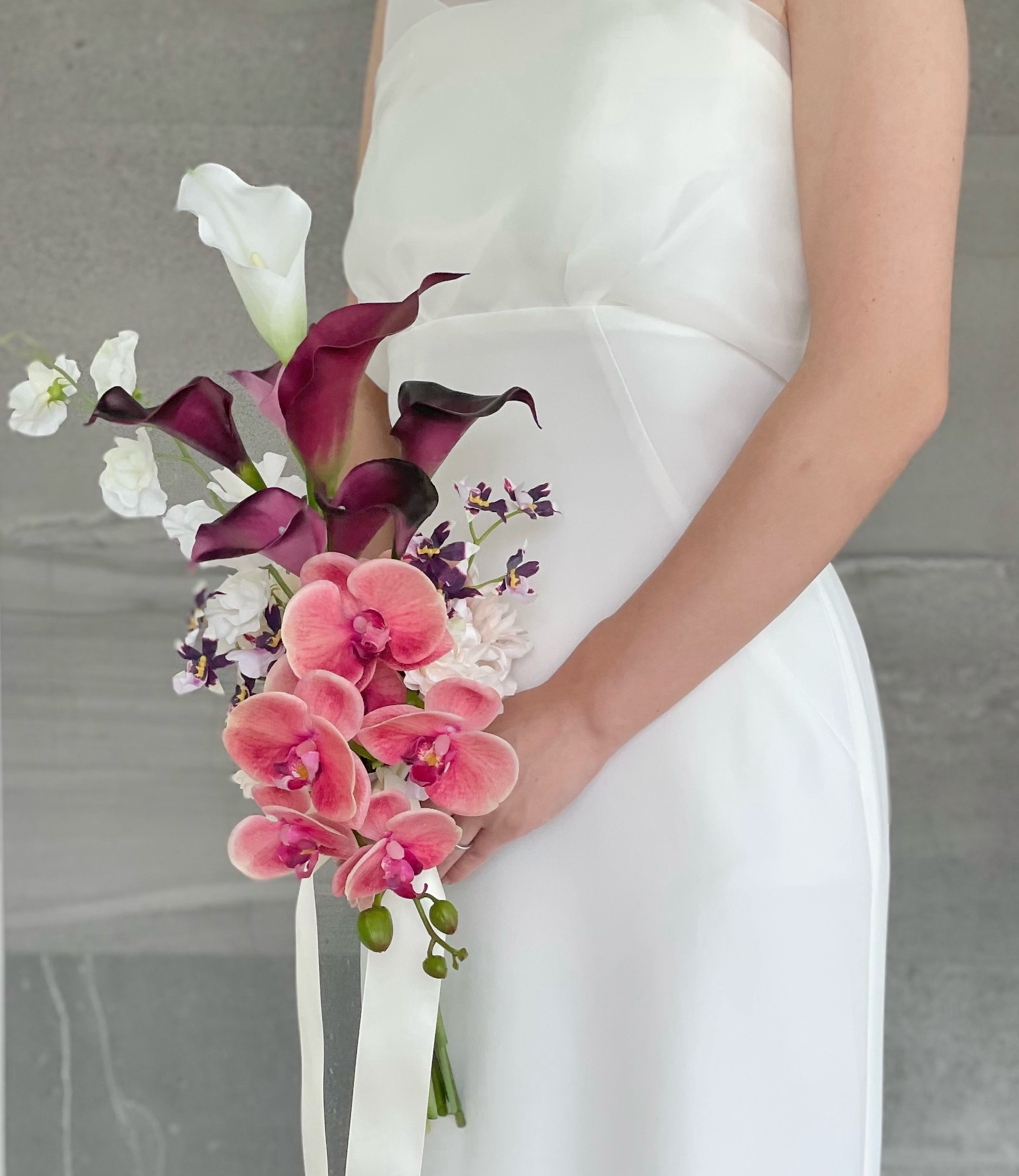新作◎ピーチバーガンディ胡蝶蘭♪造花 アームブーケ ウェディングブーケ  アーティフィシャルフラワー ブートニア付き