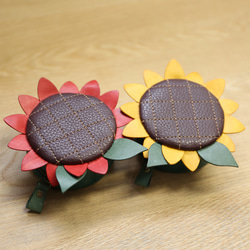 ひまわり 向日葵 かわいい丸型ポーチ 夏の誕生花 チャーム プレゼント 赤色 情熱 憧れ 太陽 置物 ゴルフボールケース 16枚目の画像