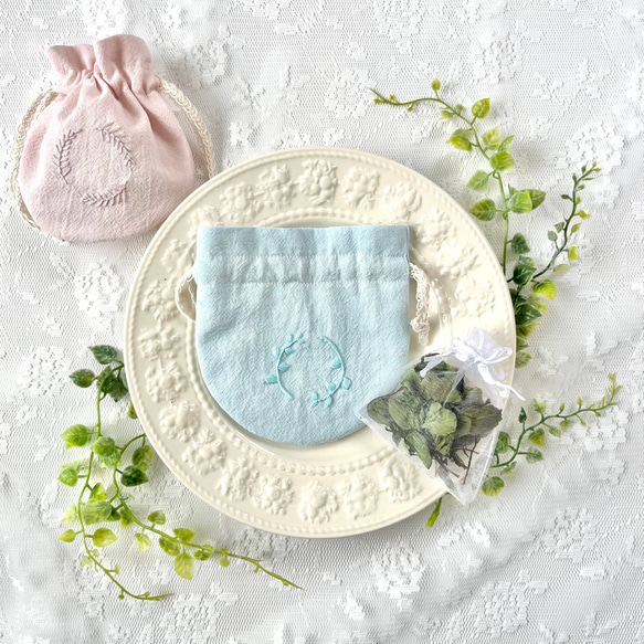 夏の刺繍ポーチサシェ（匂い袋）＊無農薬ミントと天然成分100％精油が