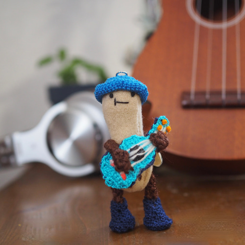 海のようなディープブルーのウクレレピーナッツくん（M) ぬいぐるみ