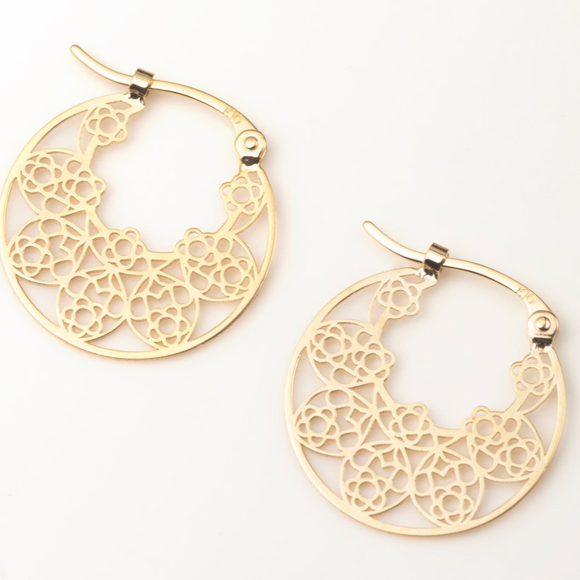 【まるでレースのような繊細さ！】レーザーカットピアス Silver950～金種を選択可能です◎
