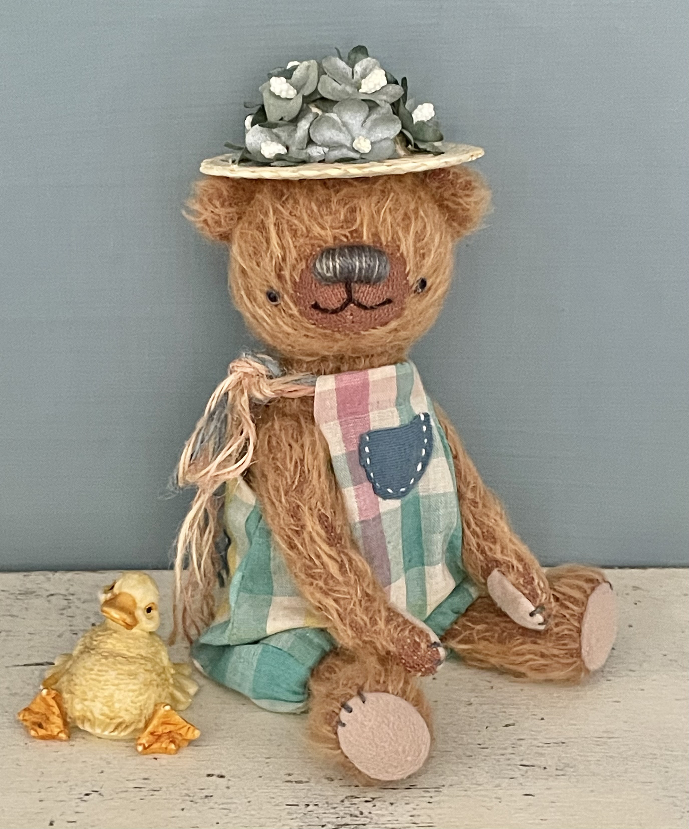 憧れのお花がいっぱいついたママの帽子(teddy bear)