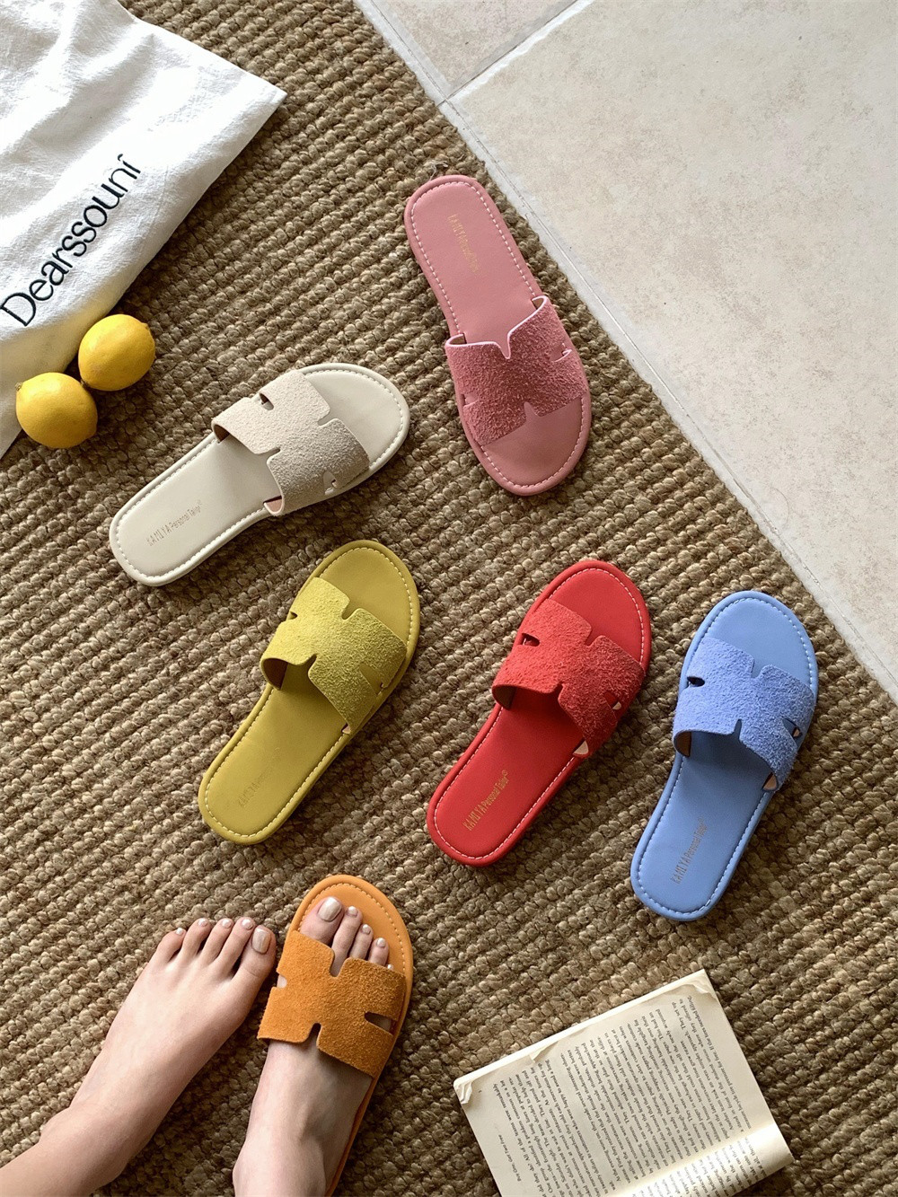 2025夏の新作ソフトフラットで快適シンプルh型ビーチリゾートビーチサンダル