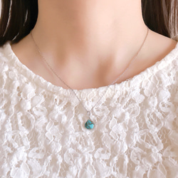 ブルーコッパーターコイズ × ペタルチェーン 2連シルバーネックレス　サージカルステンレス　金属アレルギー対応 2枚目の画像