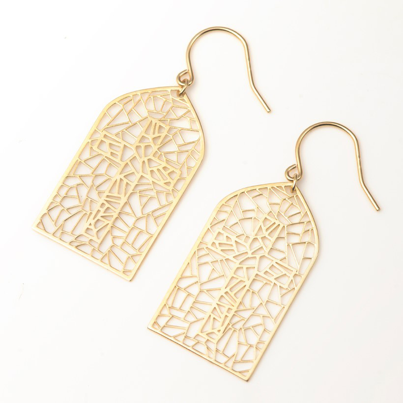 【まるでレースのような繊細さ！】レーザーカットピアス Silver950～金種を選択可能です◎