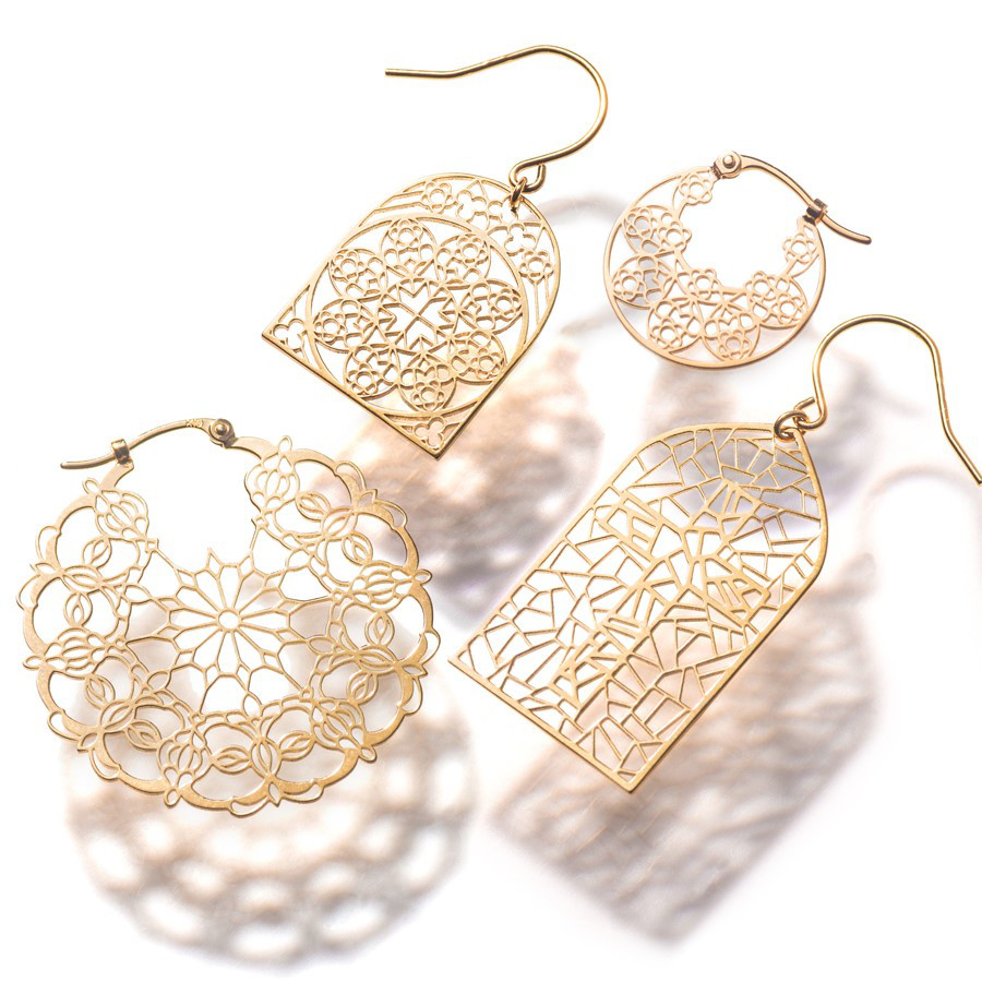 【まるでレースのような繊細さ！】レーザーカットピアス Silver950～金種を選択可能です◎