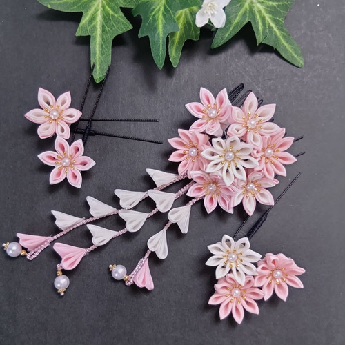 大人かわいい 髪飾り ピンク 白 つまみ細工 ヘアアクセサリー 成人式