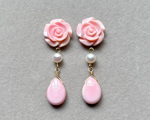 New！クイーンコンクシェルの桃色ピアス（イヤリング）B 薔薇 しずく