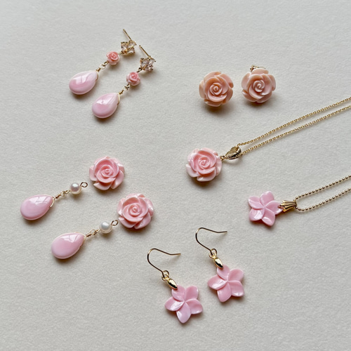 New！クイーンコンクシェルの桃色ピアス（イヤリング）B 薔薇 しずく
