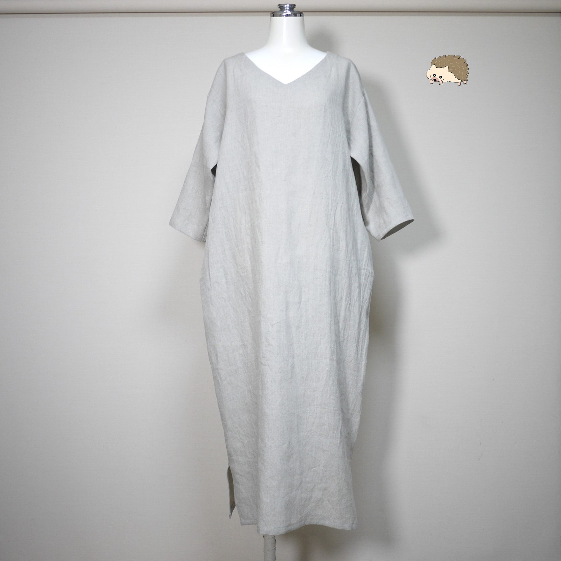 カラーリネン◆ストレートワンピース　七分袖◆生成り◆フリーサイズ（中厚、リネン100％）