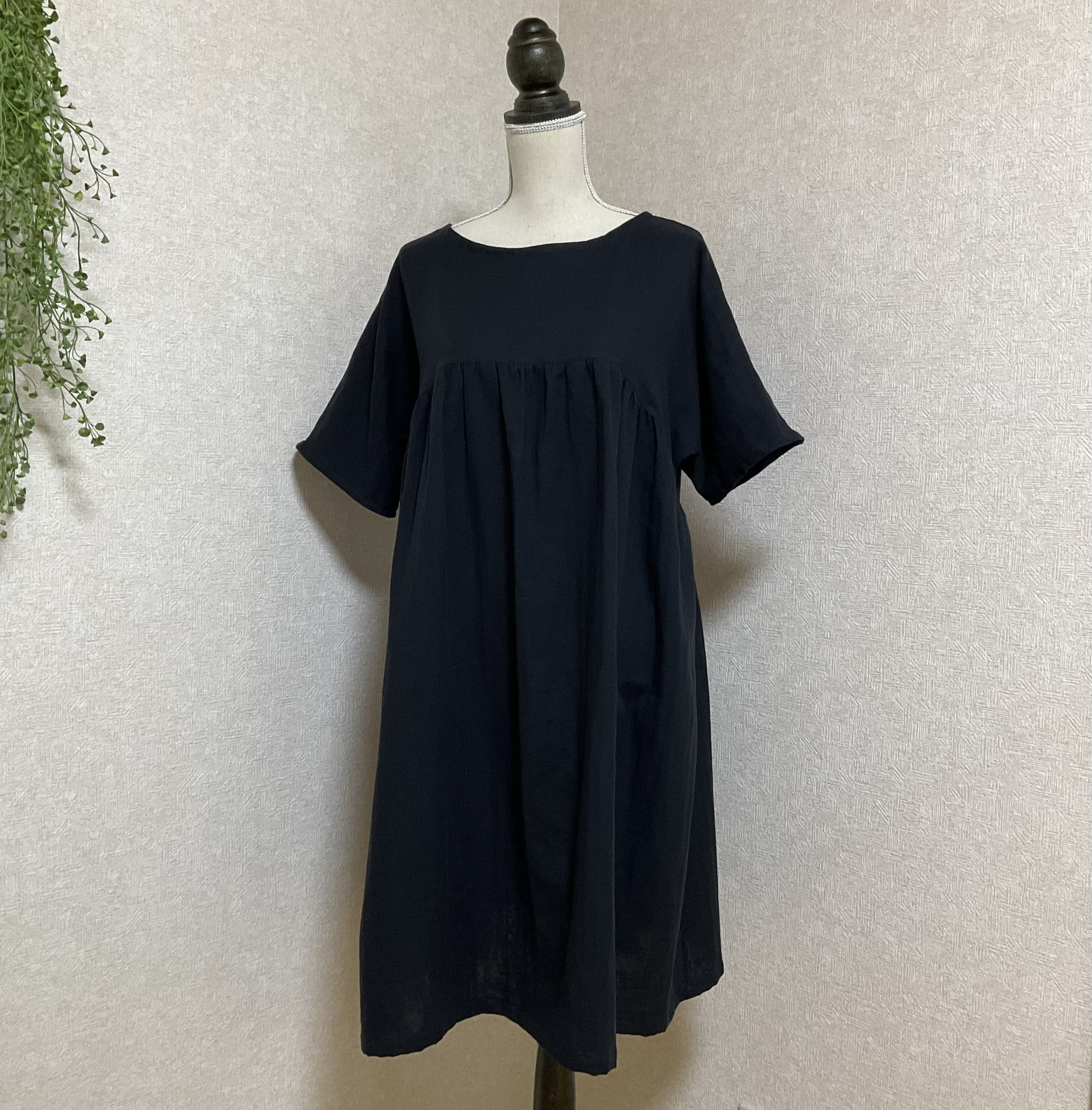 ふわふわコットンWガーゼのドルマンスリーブワンピース　ブラック