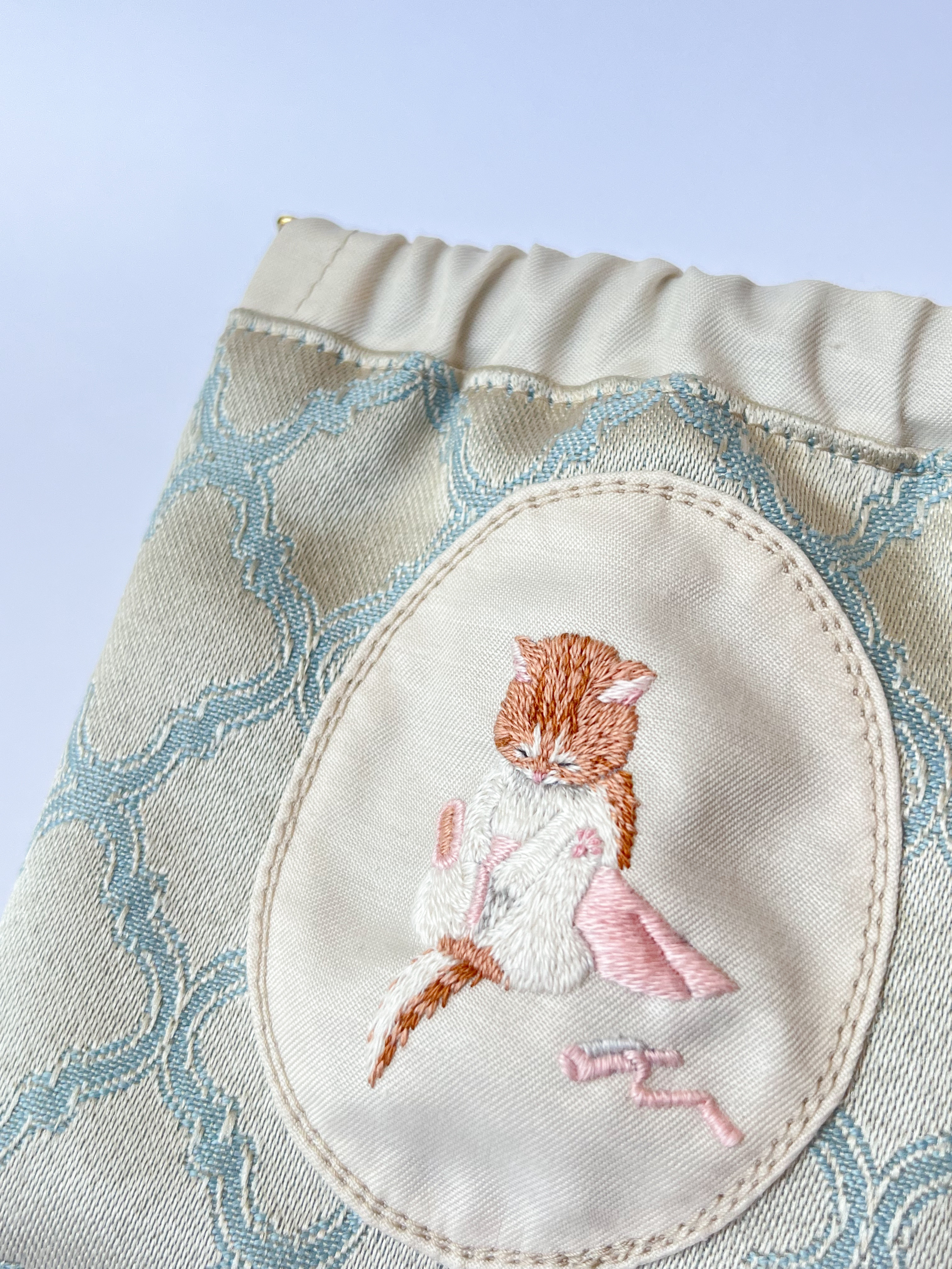 6／8 AM9:30〜バレリーナを目指す子猫のポーチ(茶トラ)