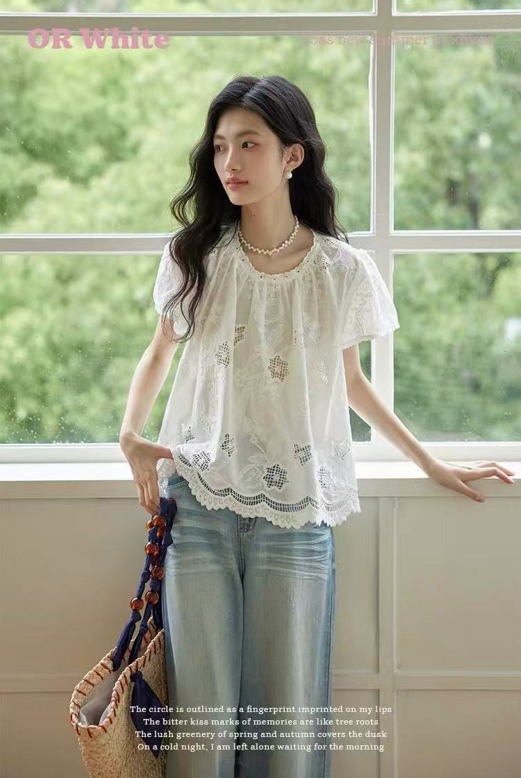 透かし彫りブラウス　　半袖ブラウス　コットン