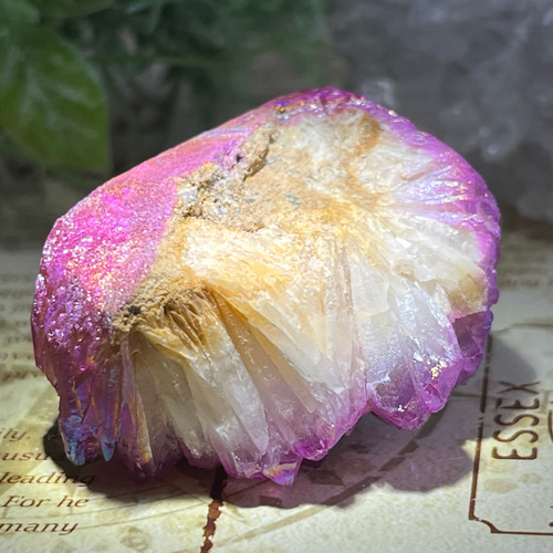 七色の夢໒꒱✨ マゼンタ オーラ 水晶 原石 クラスター クリスタル