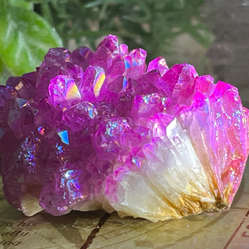 七色の夢໒꒱✨ マゼンタ オーラ 水晶 原石 クラスター クリスタル