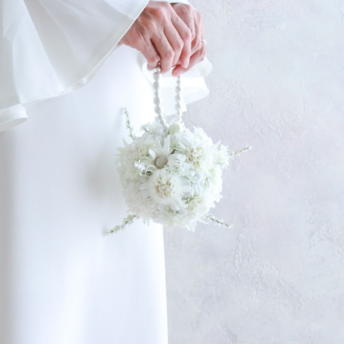 即納品可能】オシャレなボールブーケ／ホワイトブーケ／ウェディング