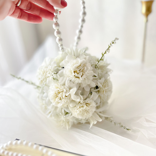 即納品可能】オシャレなボールブーケ／ホワイトブーケ／ウェディング