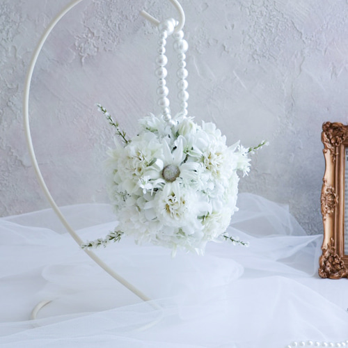 ボールブーケ　ウエディング　プレゼント　ホワイト 即納品可能】オシャレなボールブーケ／ホワイトブーケ／ウェディング