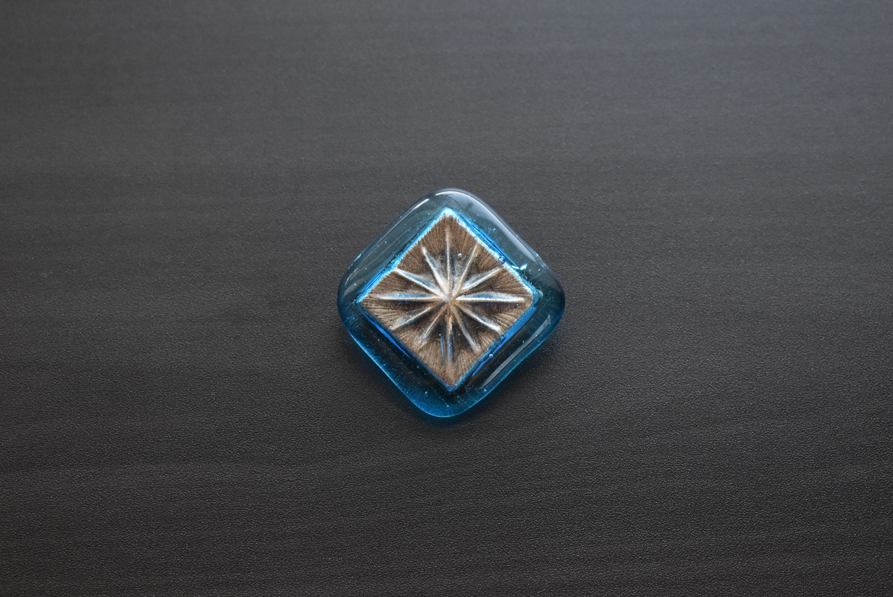 ポラリスのブローチ