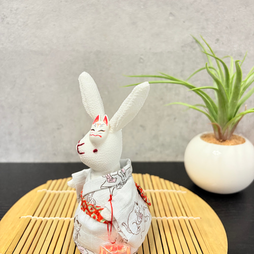 うさぎたちの小さな夏祭り小さな世界に懐かしい夏祭りを(浴衣、夏