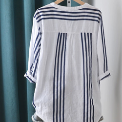 綿.アシンメトリーVネック 縦ストライプ 五分袖シャツ/柔らかく肌触りが良く/無地でどんなスタイルにも合います 3枚目の画像