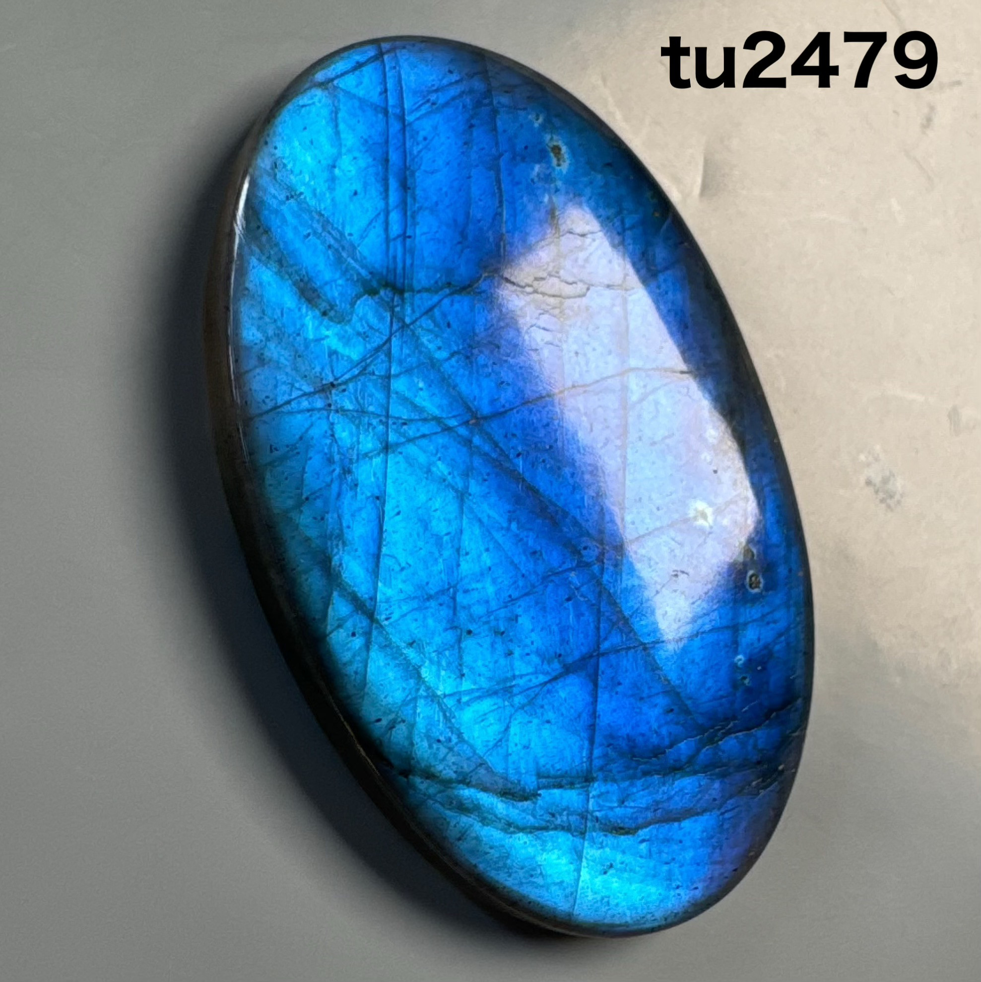 ロイヤルブルー ラブラドライト 42.5ミリ【4A+グレード】 Tu2479