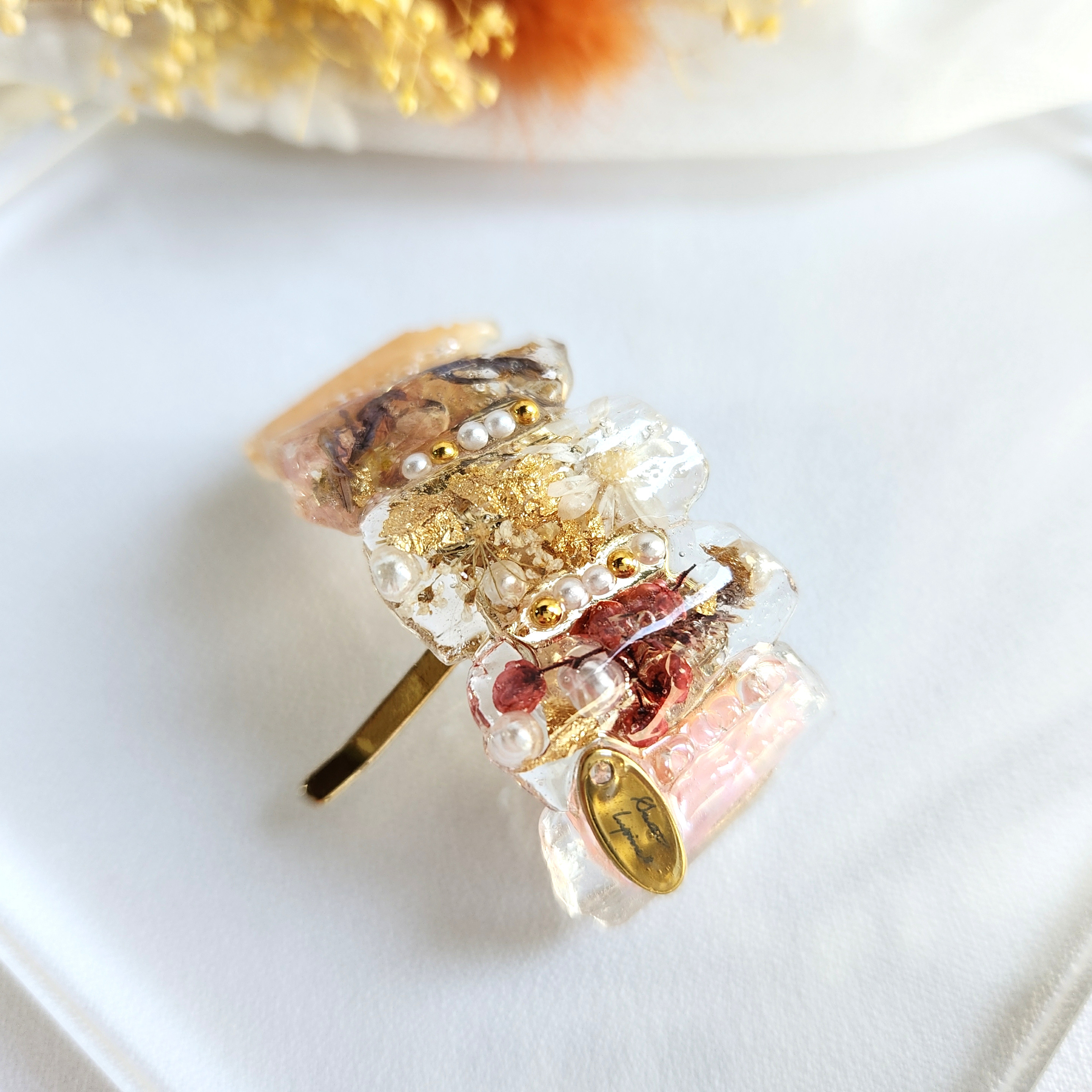 【淡いベージュ】綺麗め 鉱石 フラワー レジン♡ドライフラワー 上品 簡単アレンジ ヘアアクセサリー 髪飾り ヘアアクセ