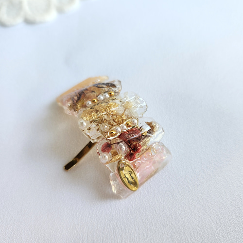 淡いベージュ】綺麗め 鉱石 フラワー レジン♡ドライフラワー 上品